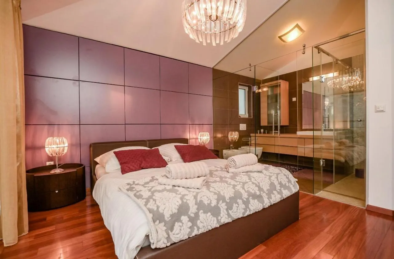 Apartmán Luxury Penthouse Claudia Malinska 0*,